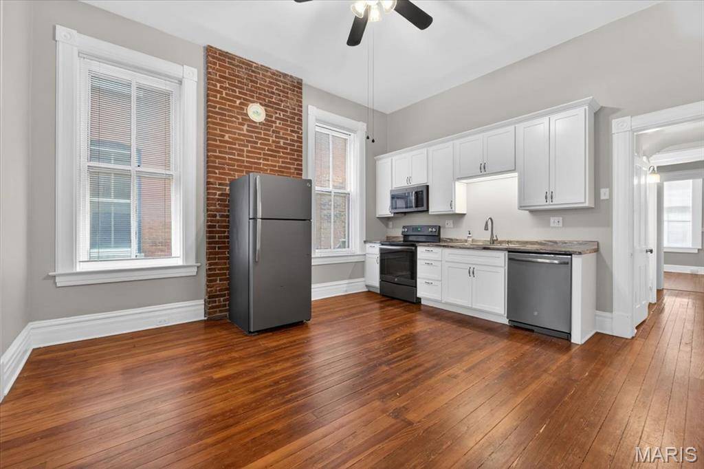 2416 S 13th ST, St Louis, MO 63104