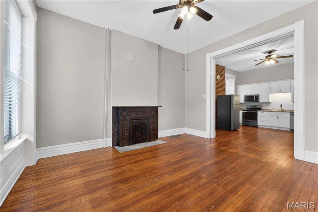 2416 S 13th ST, St Louis, MO 63104
