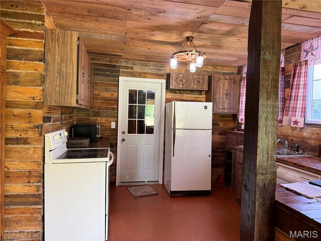 151 E Doc Lin DR, Sparta, IL 62286