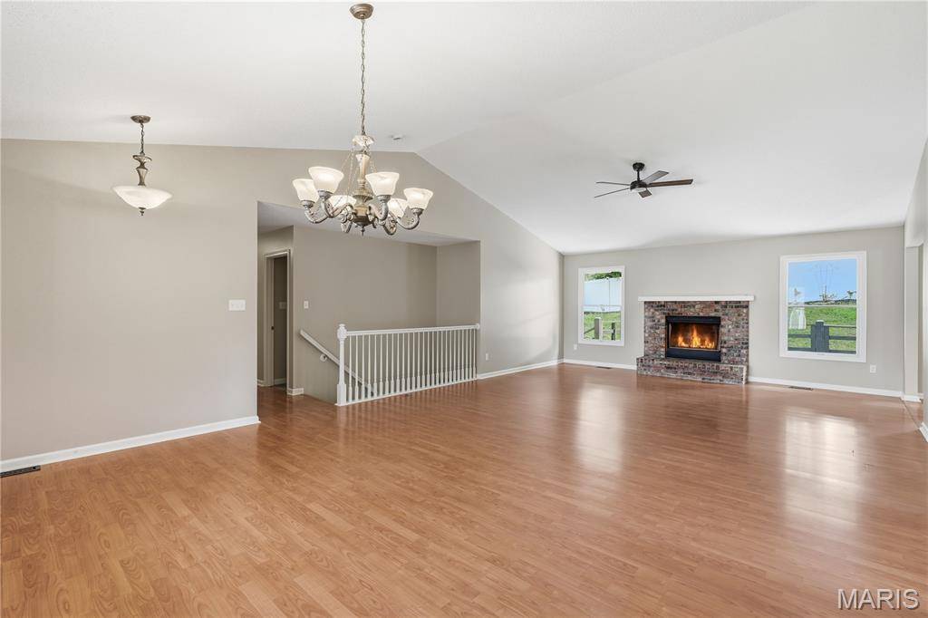 814 Emerald Place DR, St Charles, MO 63304