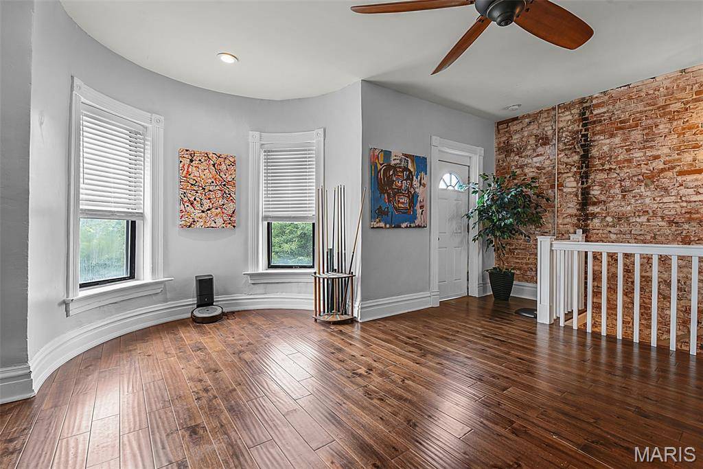 4629 Washington BLVD, St Louis, MO 63108