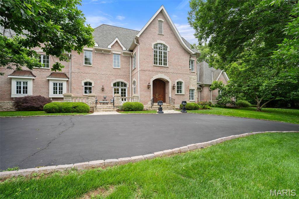 760 Kent RD, Ladue, MO 63124