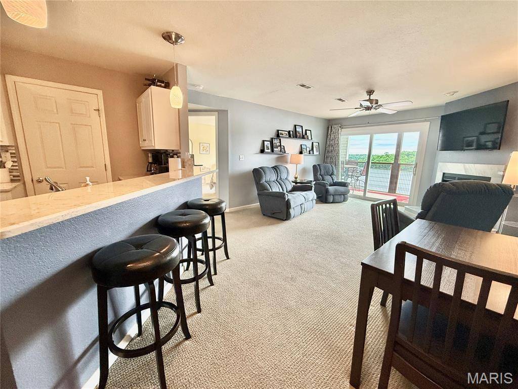222 Park Place LN #2A, Kaiser, MO 65047