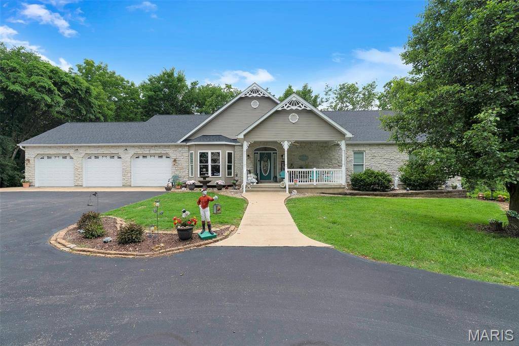 1520 Fenton Hills RD, Fenton, MO 63026