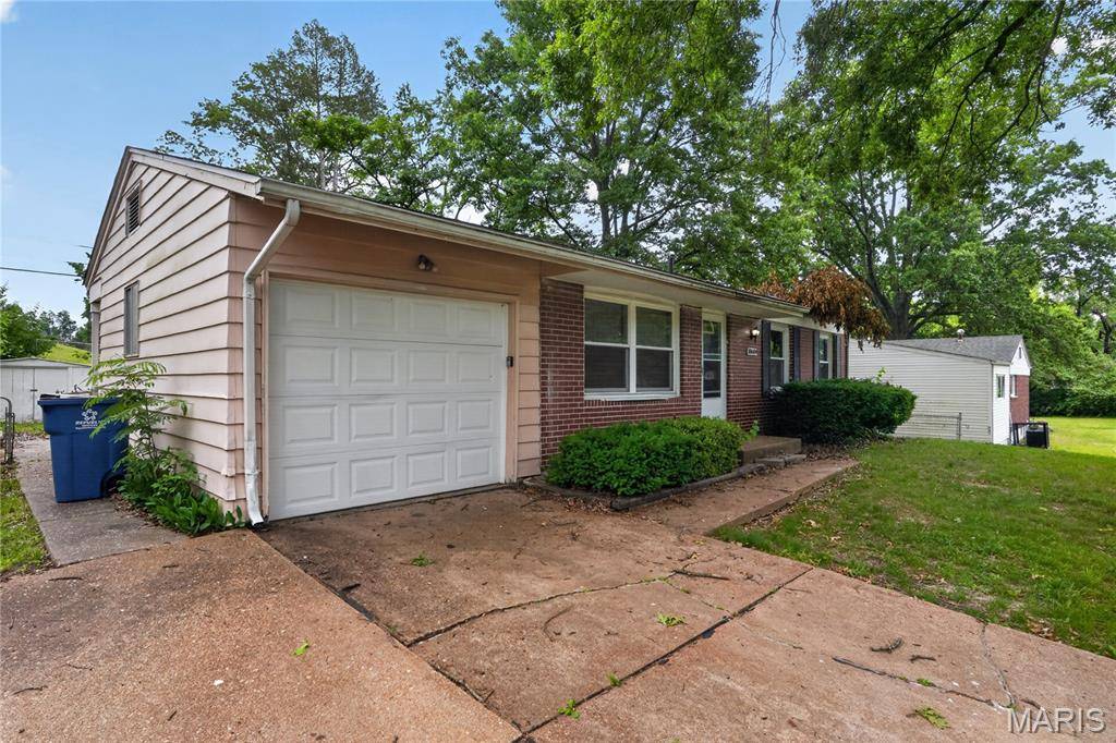 10604 Trask DR, St Louis, MO 63136