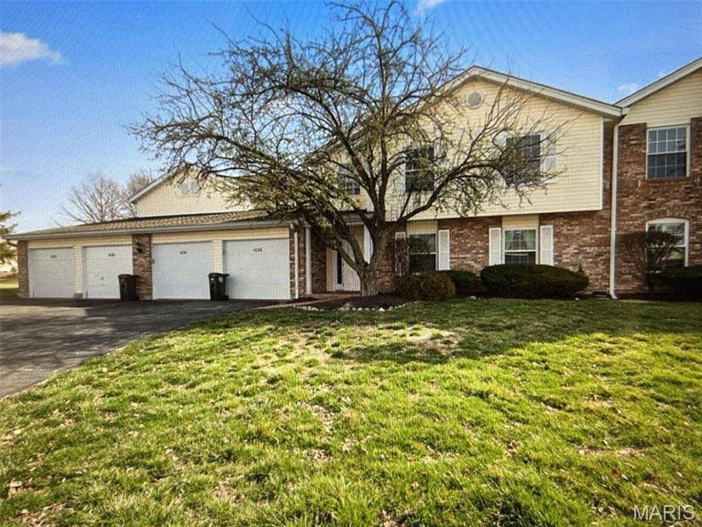 1034 Windstream DR #14, St Peters, MO 63376