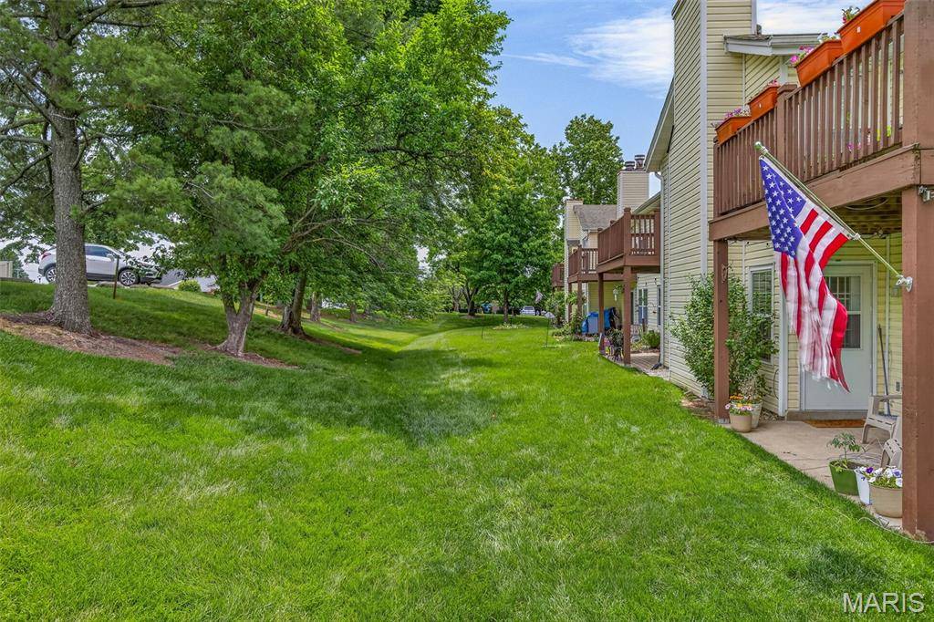 1034 Windstream DR #14, St Peters, MO 63376