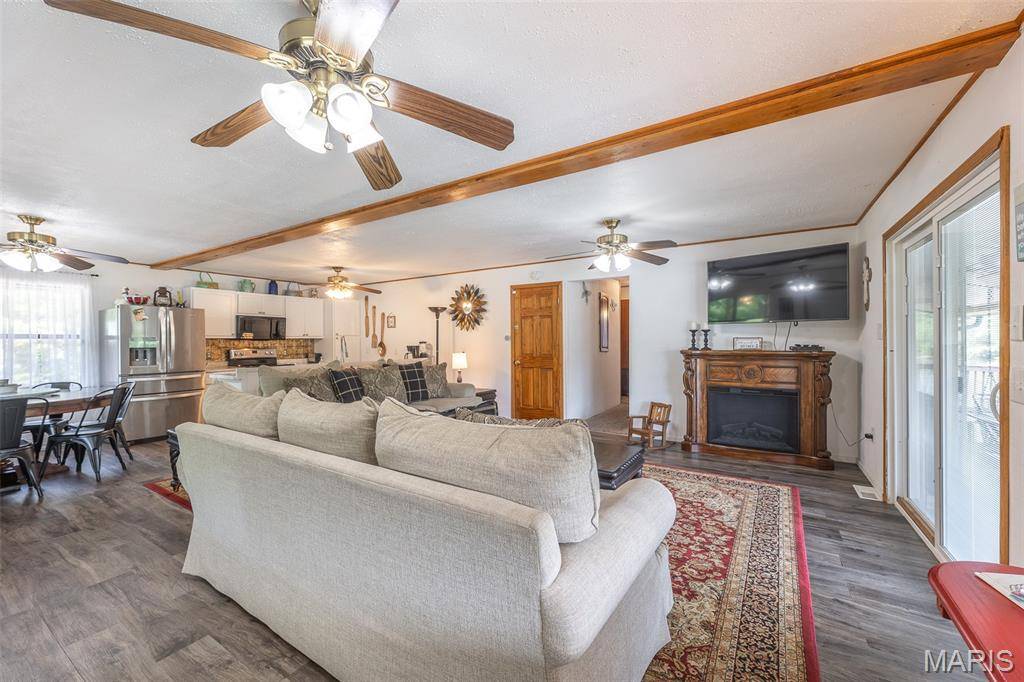 1247 Riverlawn Dr, Doniphan, MO 63935