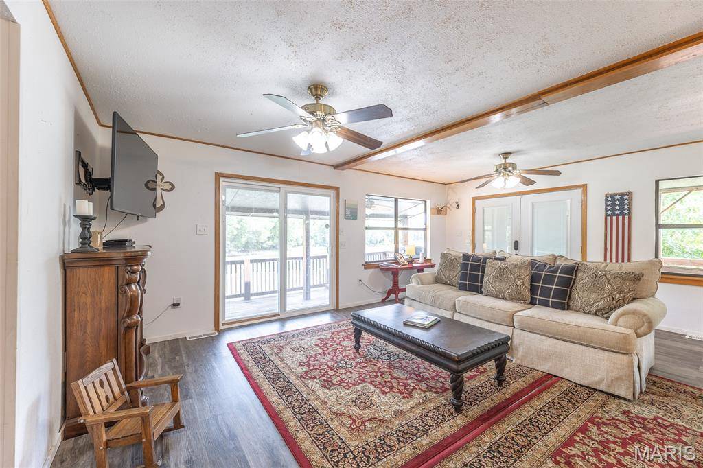 1247 Riverlawn Dr, Doniphan, MO 63935