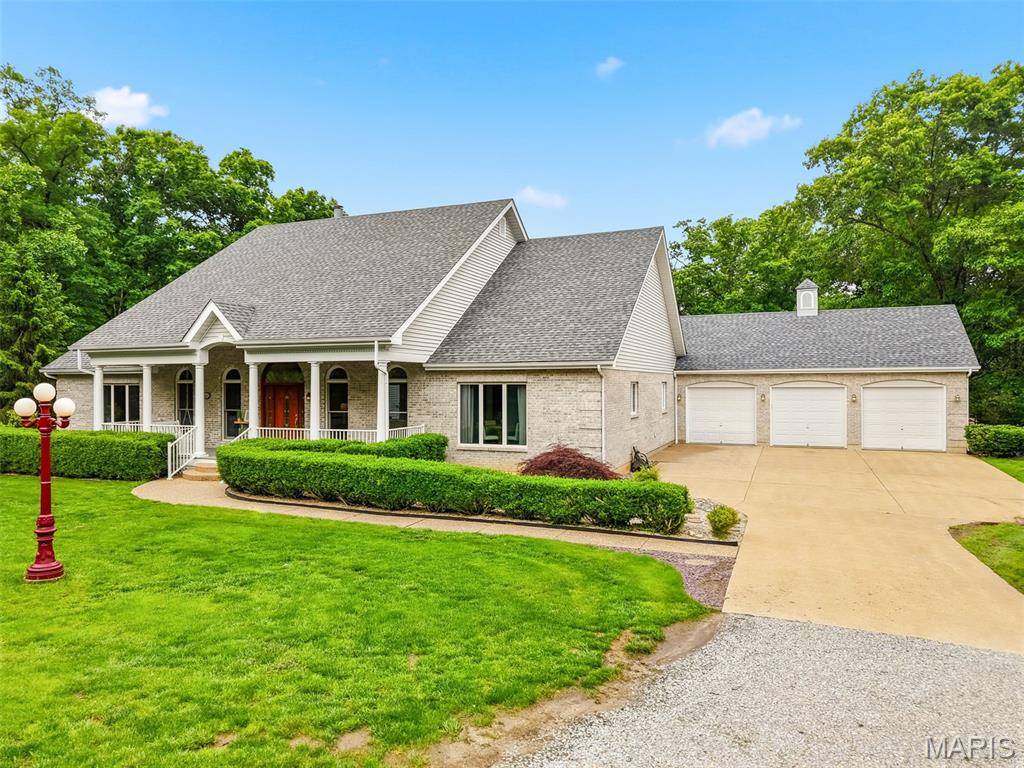 64 Dumont CT, Foristell, MO 63348