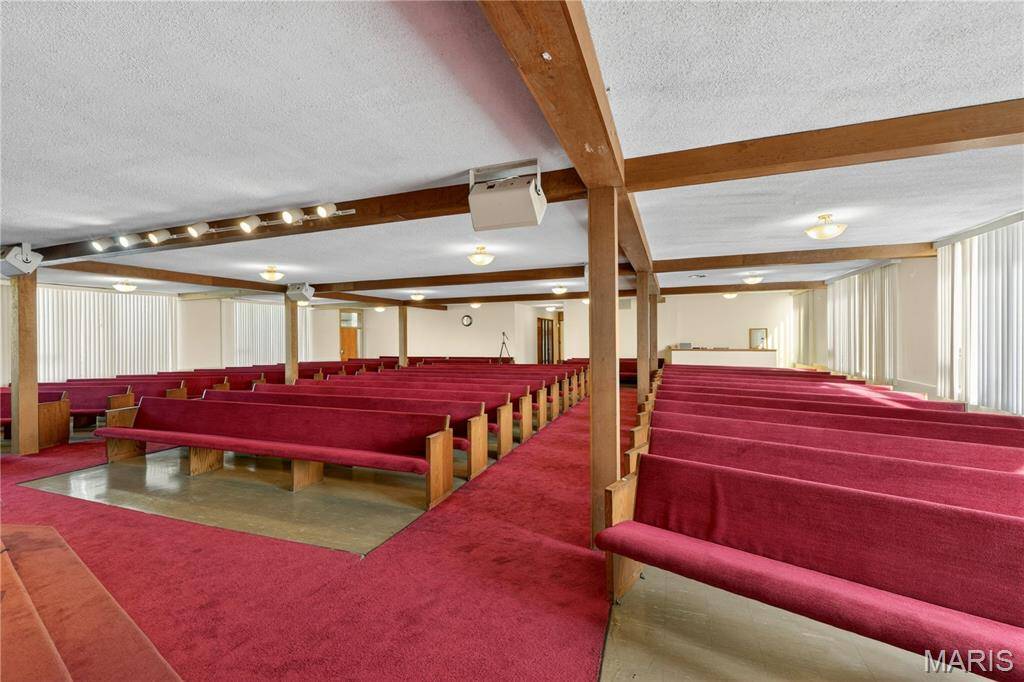 206 Emerling DR, Cool Valley, MO 63121