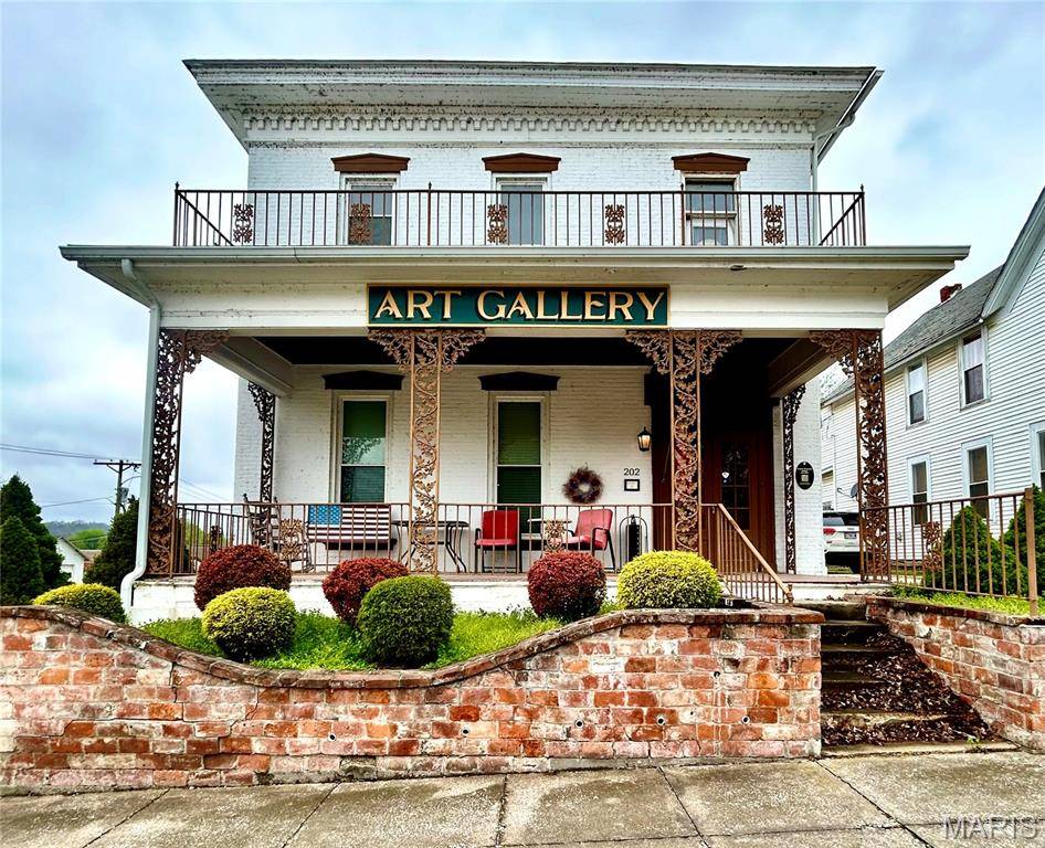 202 N 3rd ST, Louisiana, MO 63353