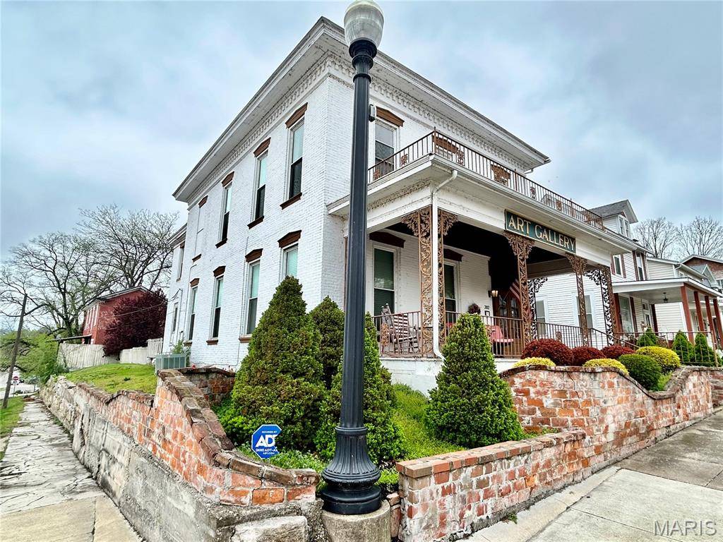 202 N 3rd ST, Louisiana, MO 63353