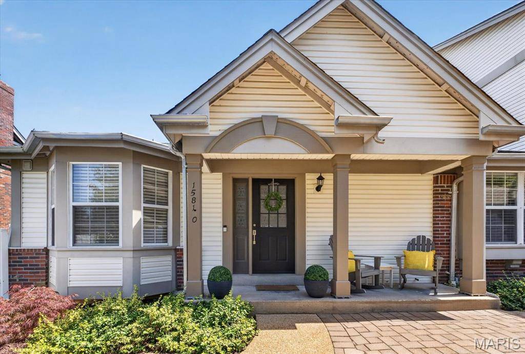 15810 Harris Ridge CT, Chesterfield, MO 63017