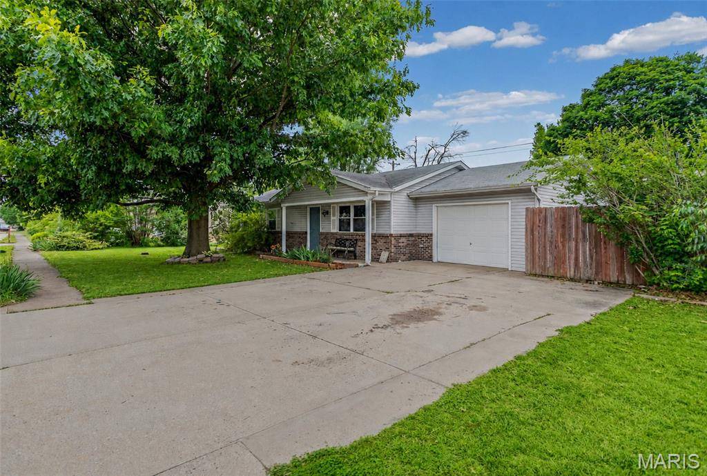 429 Orchard CT, Troy, IL 62294