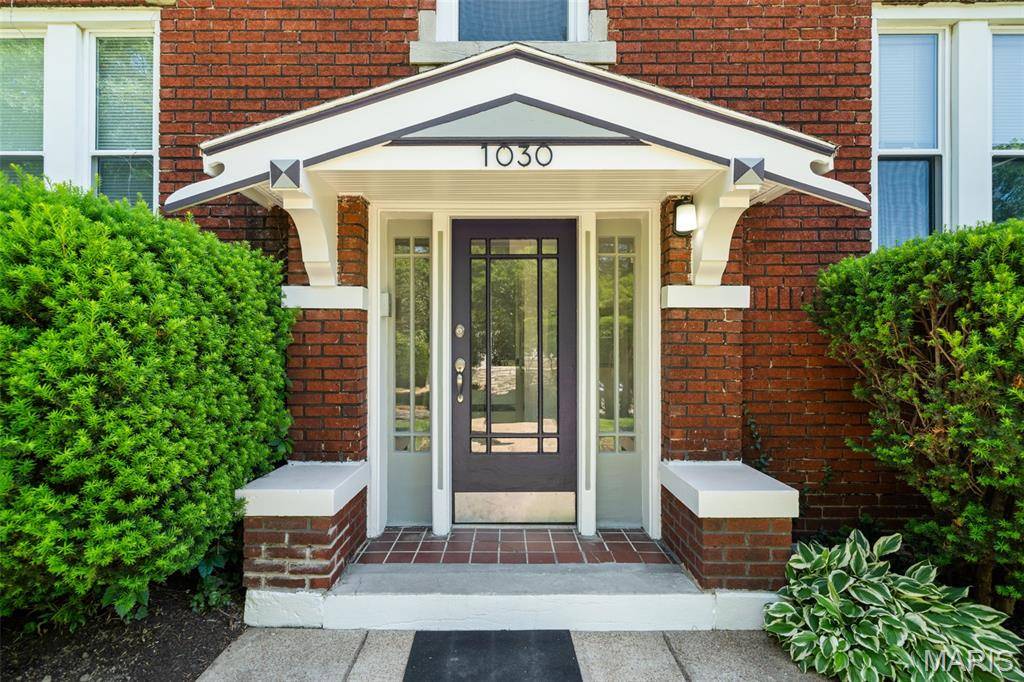 1030 Commodore DR, Richmond Heights, MO 63117