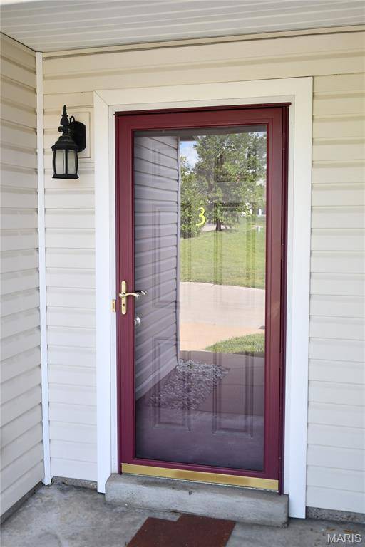 3 Hensley TER, Jennings, MO 63136