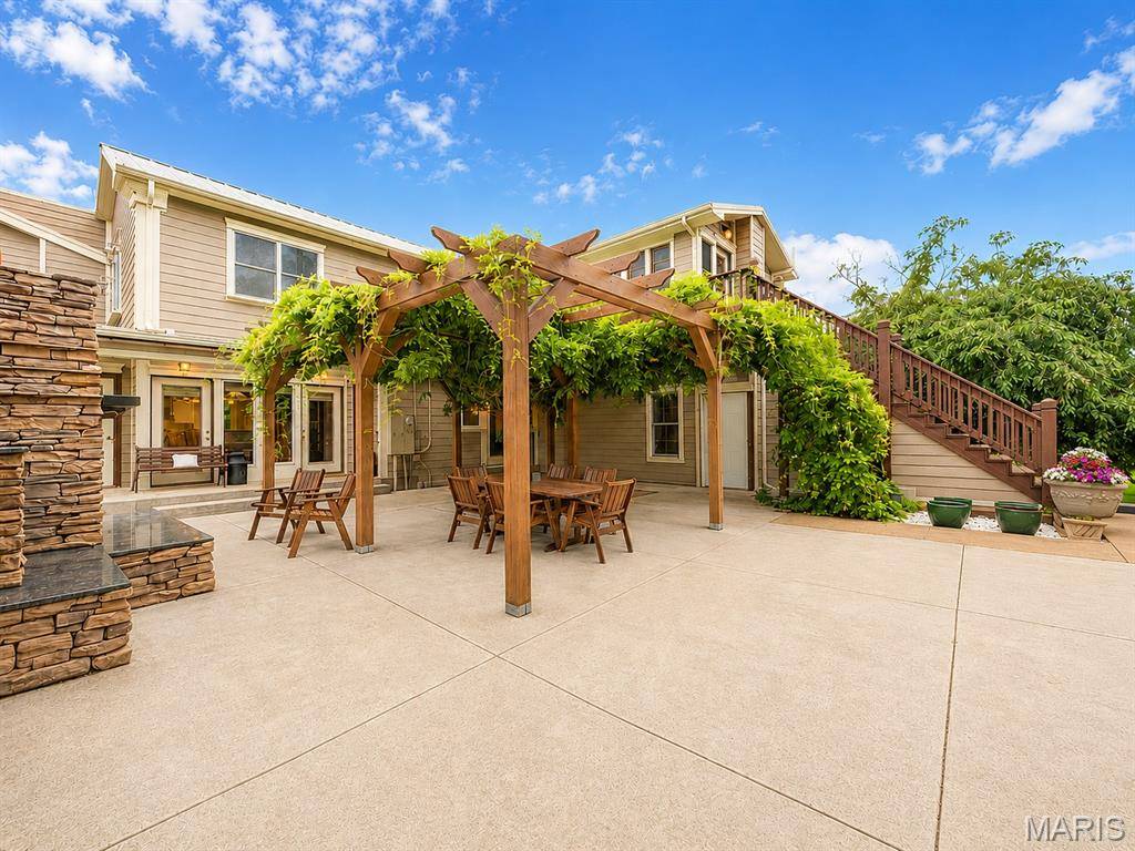 505 Thompson LN, Arcadia, MO 63621