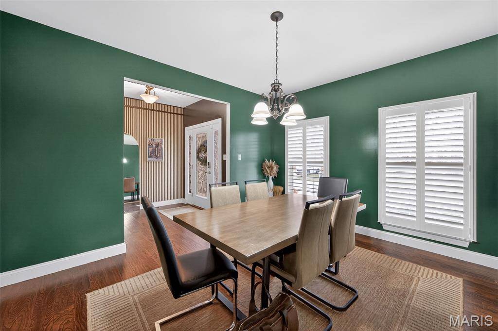 968 Ridgepointe Place CIR, Lake St Louis, MO 63367
