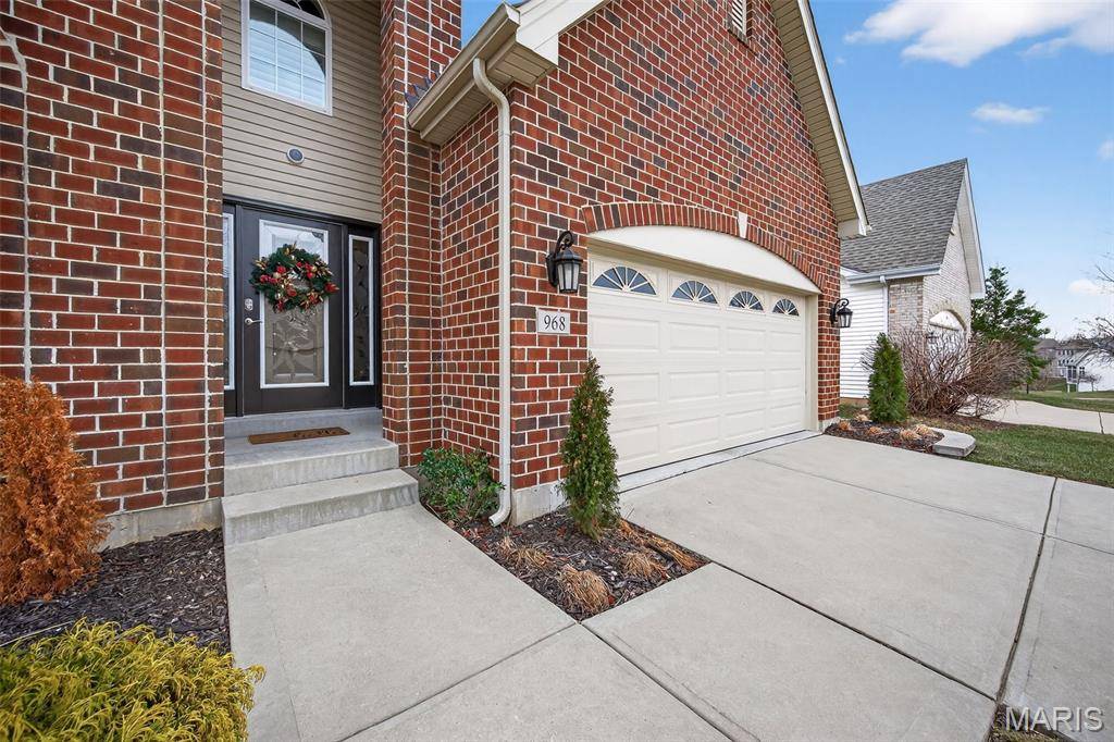 968 Ridgepointe Place CIR, Lake St Louis, MO 63367