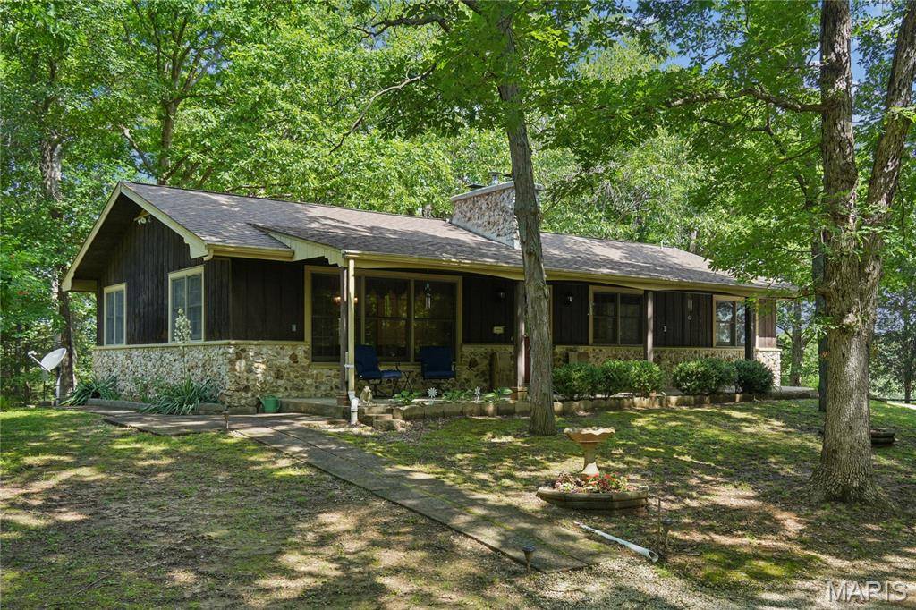7957 County Line Rd RD, Robertsville, MO 63072