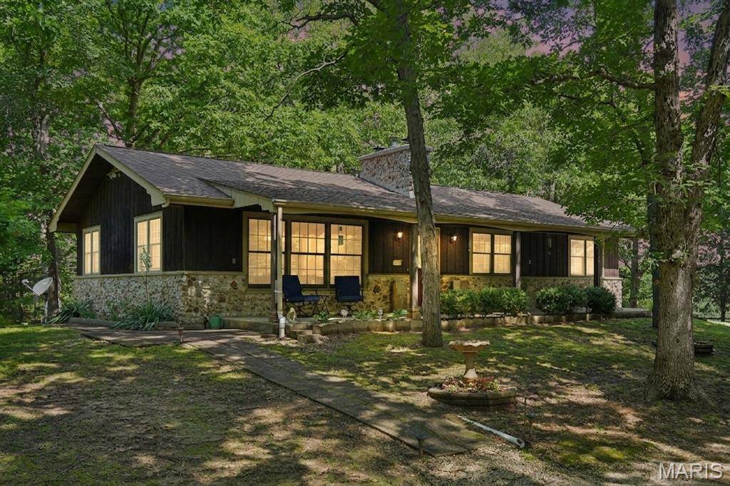 7957 County Line Rd RD, Robertsville, MO 63072