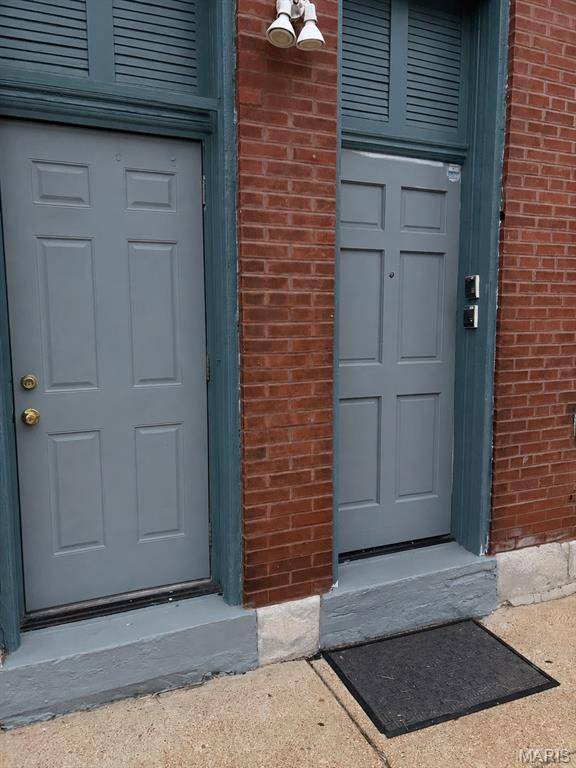 3401 Chippewa ST, St Louis, MO 63118