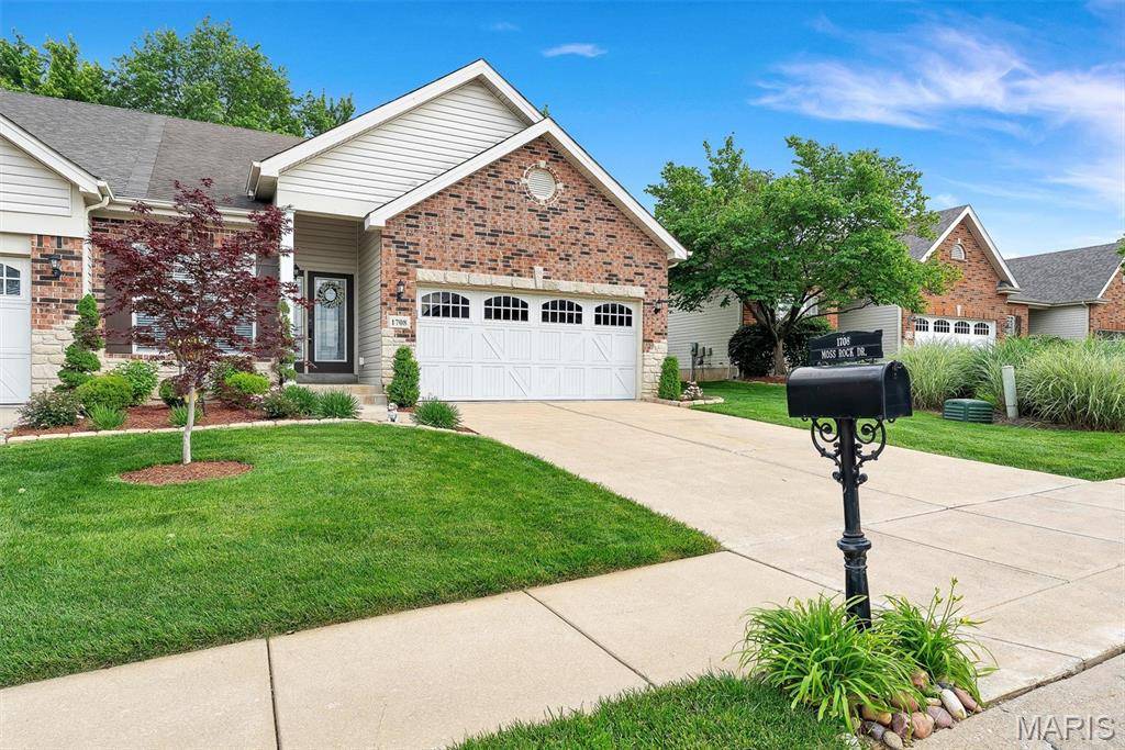 1708 Moss Rock DR, St Charles, MO 63303