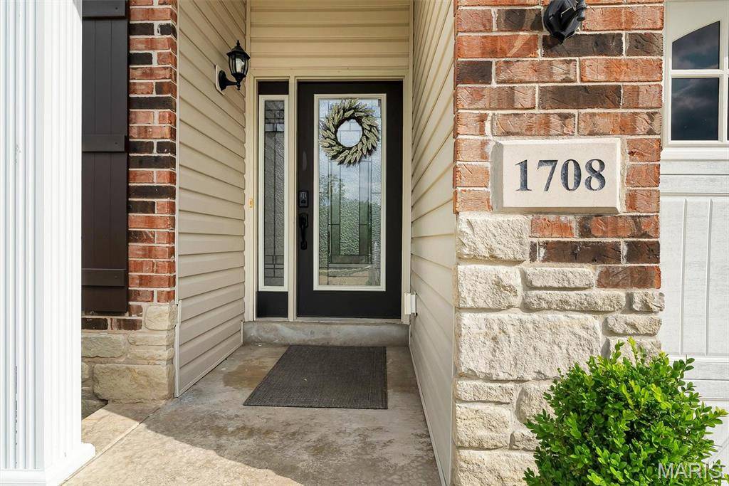 1708 Moss Rock DR, St Charles, MO 63303