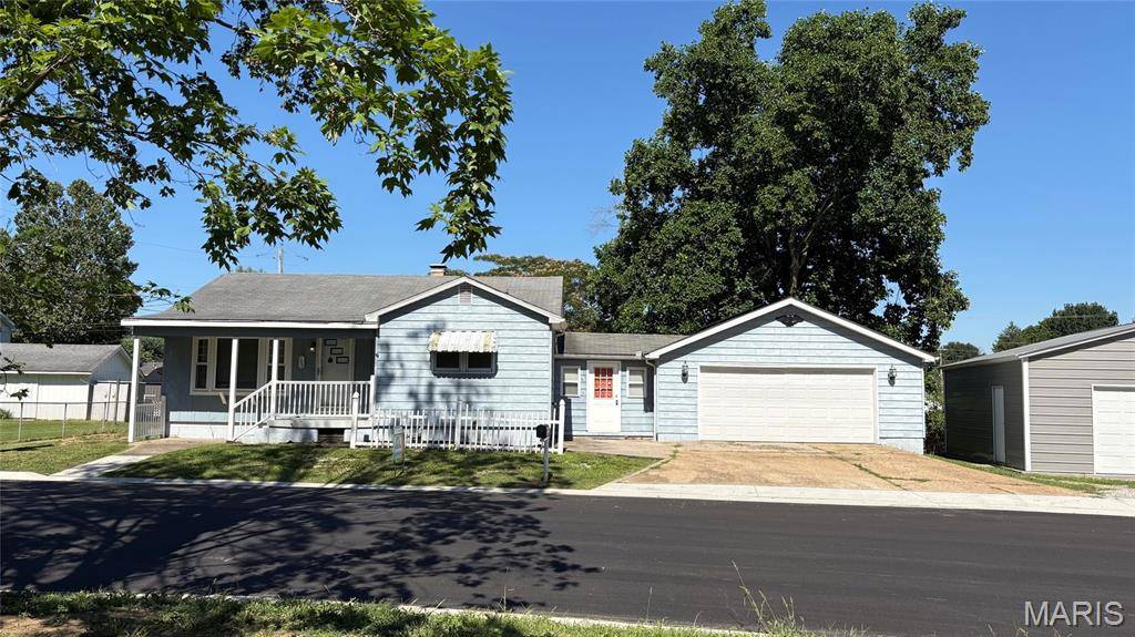 105 Debra LN, Sparta, IL 62286