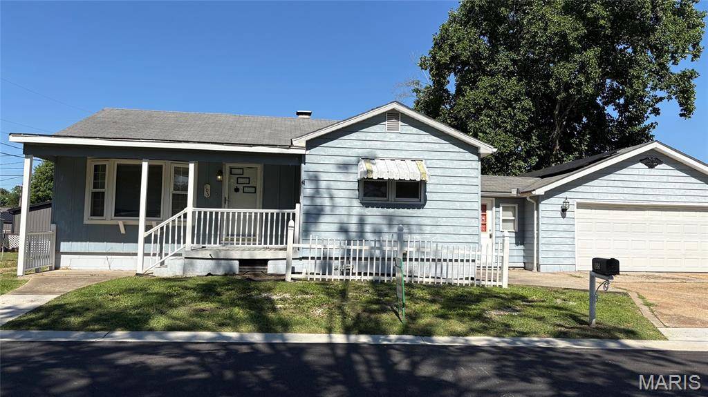 105 Debra LN, Sparta, IL 62286