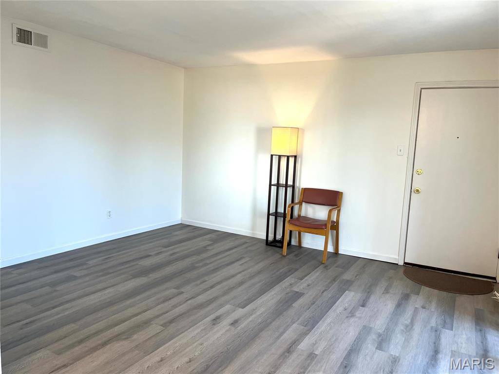 6954 Colonial Woods DR #80, Mehlville, MO 63129