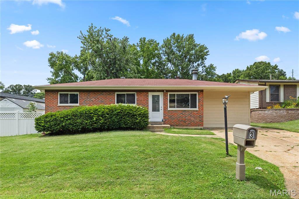 3 Petersburg CT, Arnold, MO 63010