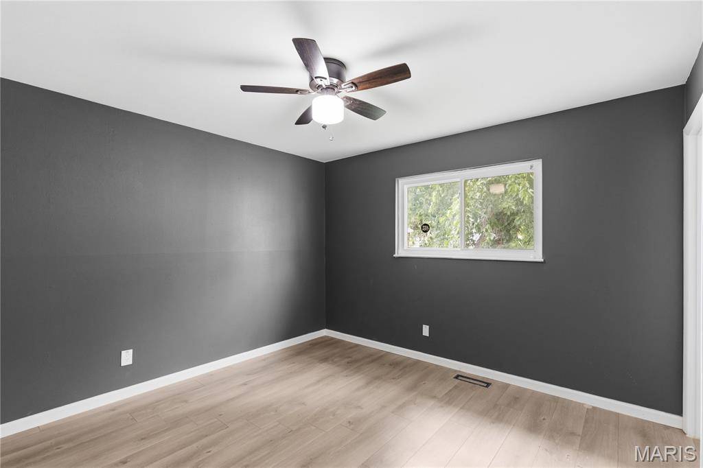 3 Petersburg CT, Arnold, MO 63010