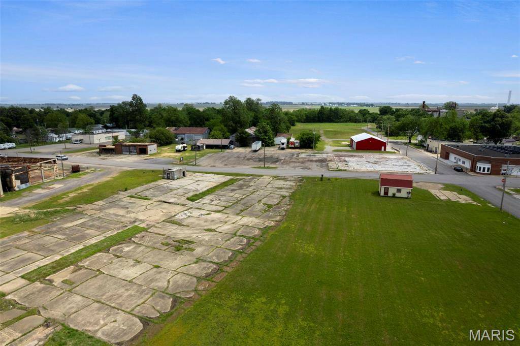 110 N Main ST, Gideon, MO 63848