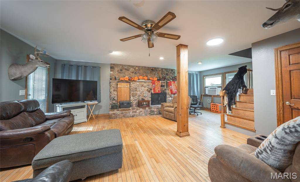 10105 Highway Z, Falcon, MO 65470