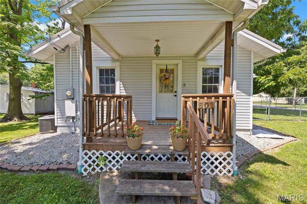 601 W Hamilton ST, Bunker Hill, IL 62014