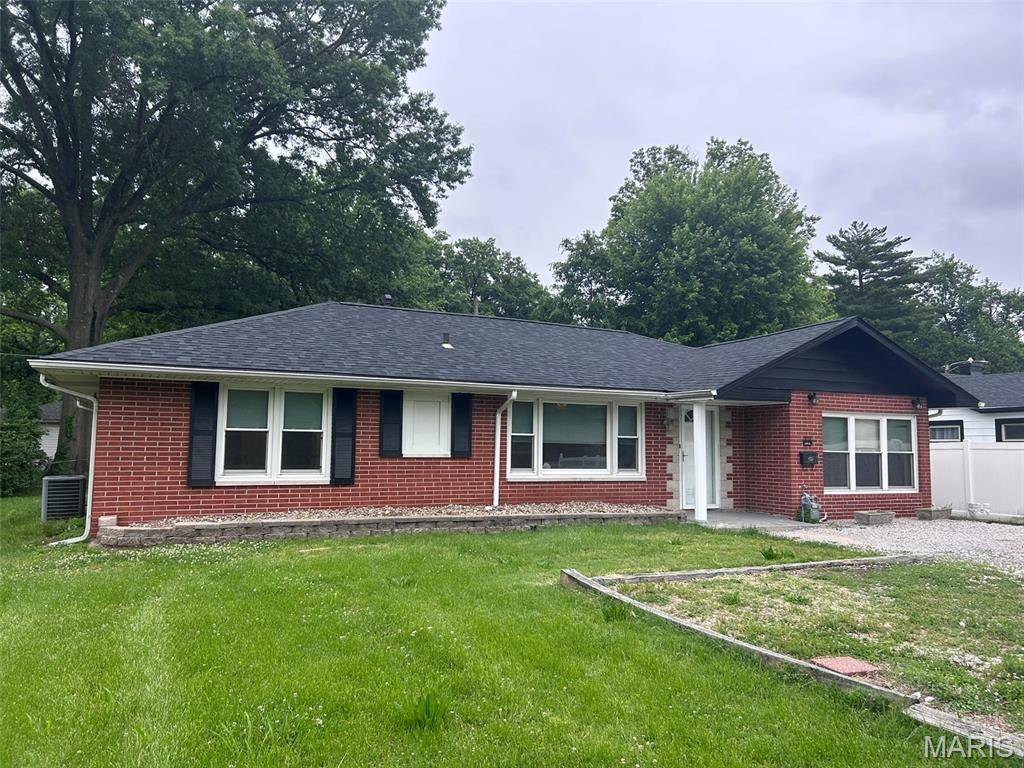 1814 N Belt E, Belleville, IL 62221