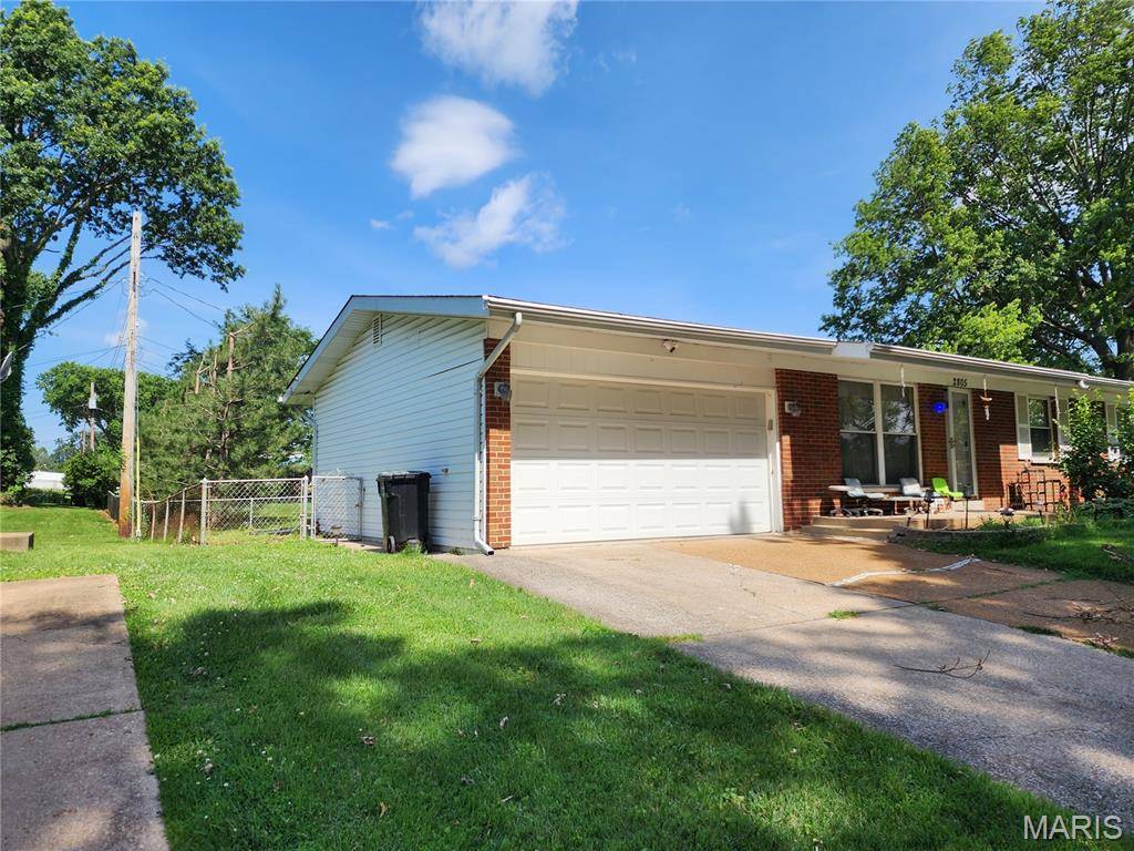 2805 Ancell LN, Mehlville, MO 63125