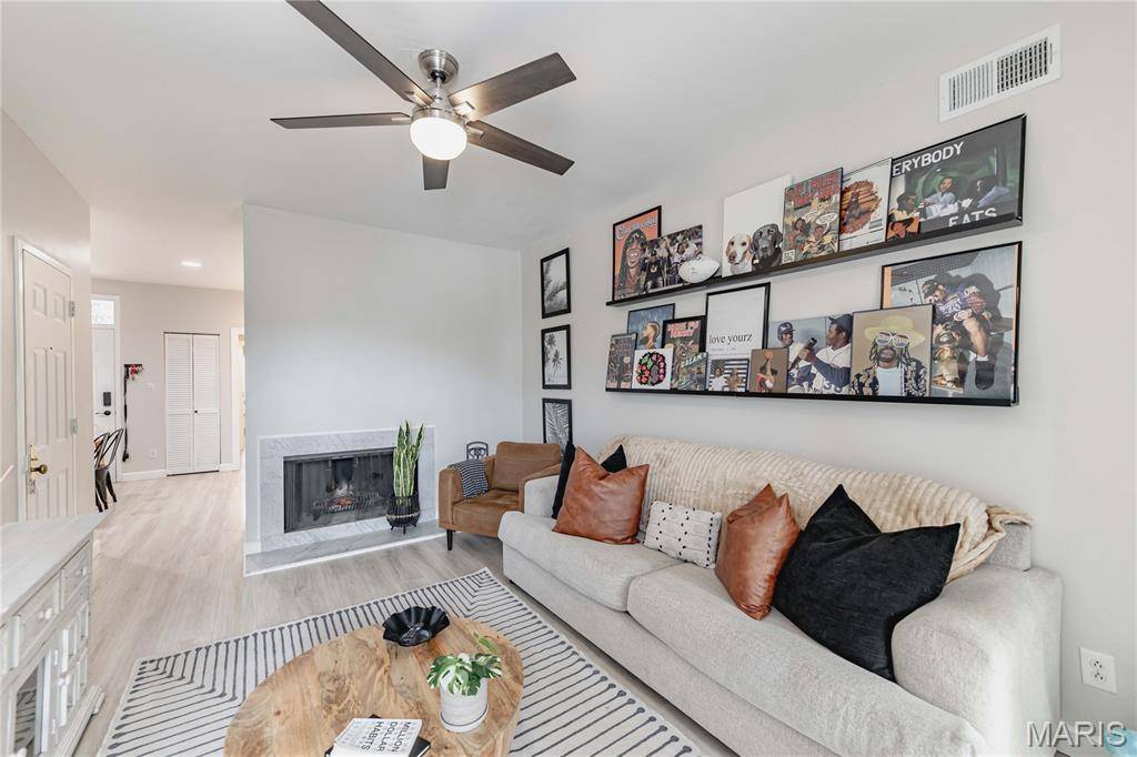 406 Clara AVE #4, St Louis, MO 63112