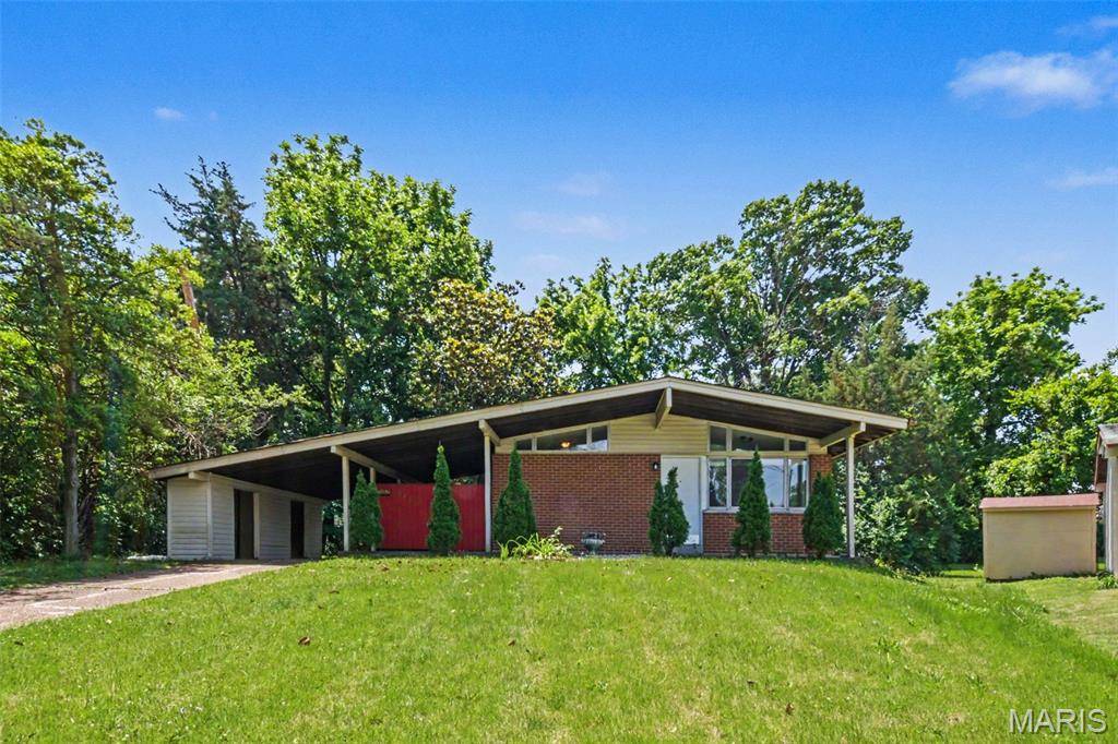 985 Belmont TER, Florissant, MO 63033
