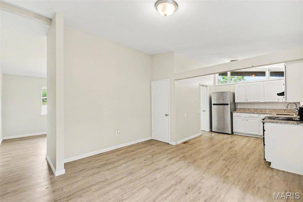 985 Belmont TER, Florissant, MO 63033