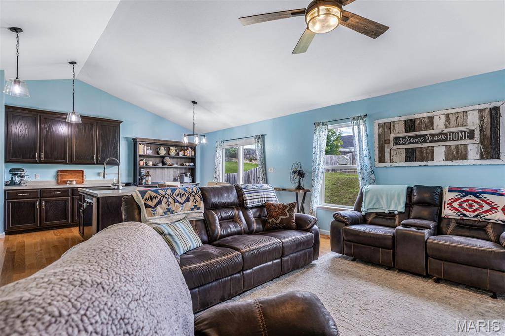 1627 Saint Charles DR, Hillsboro, MO 63050