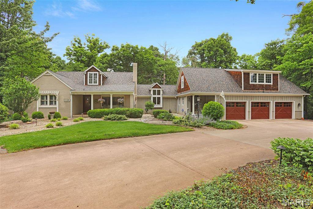 1102 Franklin AVE, Edwardsville, IL 62025