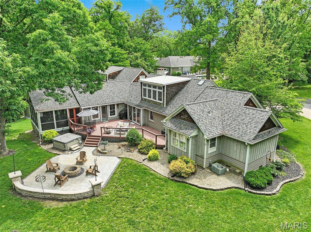 1102 Franklin AVE, Edwardsville, IL 62025