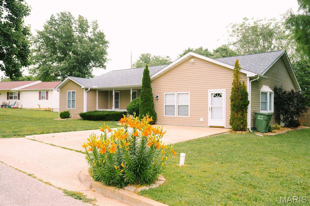 2106 Chris CT, Rolla, MO 65401
