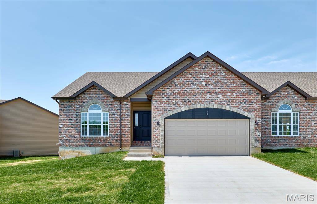 10 Canyon Creek CT, Moscow Mills, MO 63362