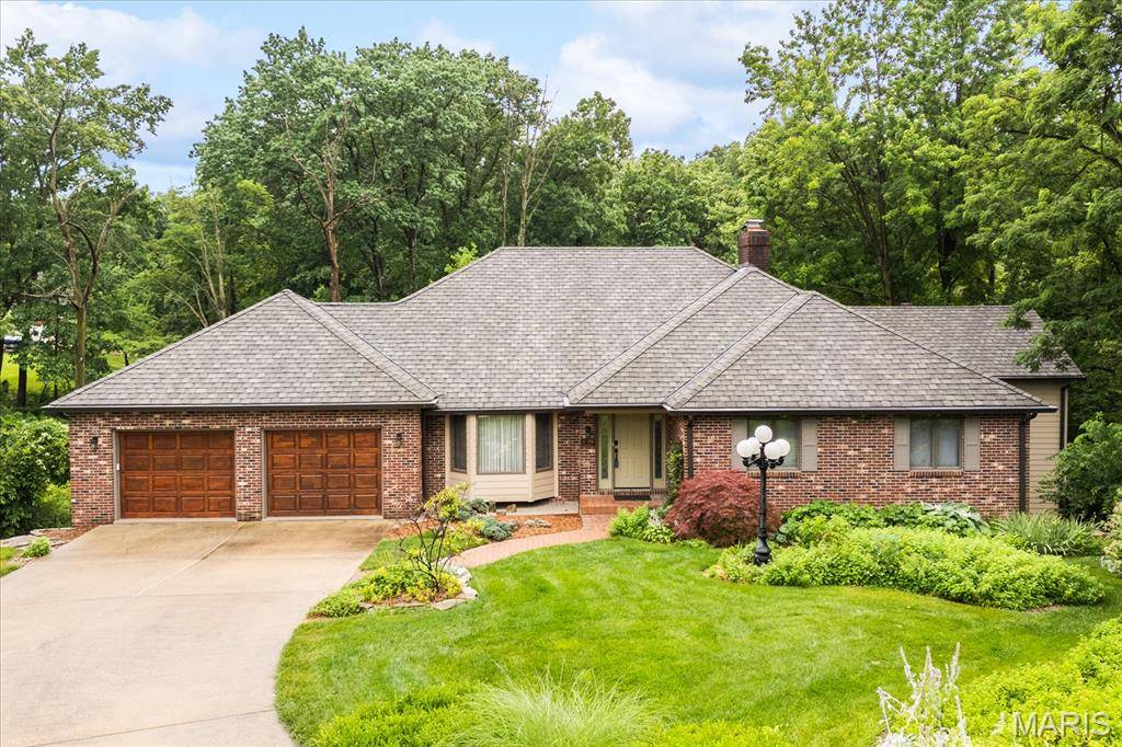 106 Suzanne CT, Edwardsville, IL 62025