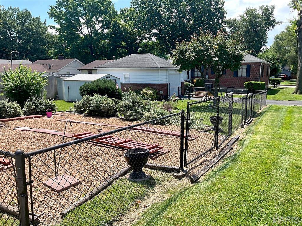 2301 Woodlawn AVE, Granite City, IL 62040