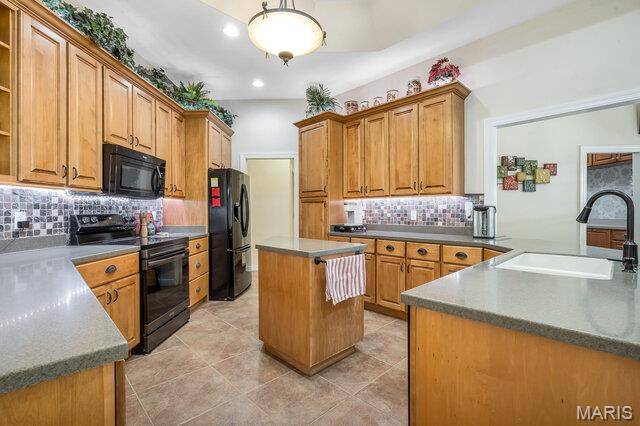 45 Oak Creek DR, Moscow Mills, MO 63362